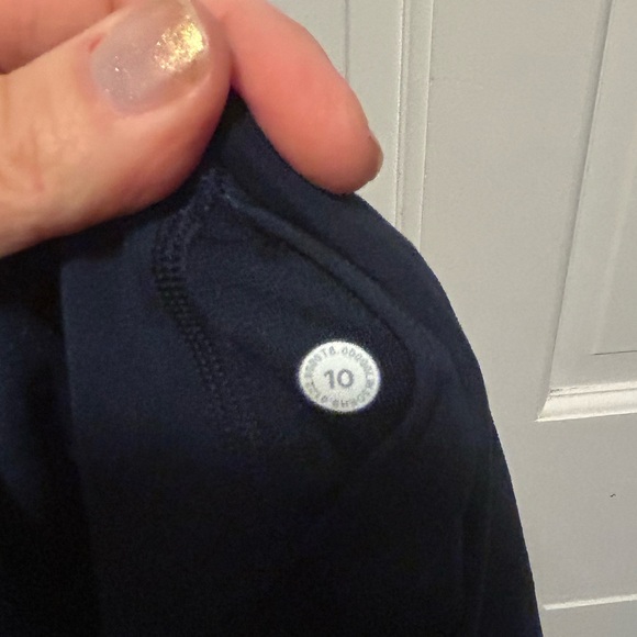 Lululemon Wunder Train with inside adjustable waistband - Picture 5 of 6